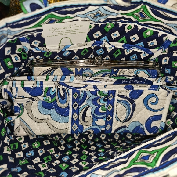 NWOT Vera Bradley Mediterranean White 3 piece set. - Picture 12 of 12